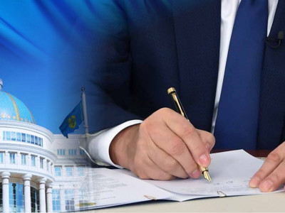 Тоқаев бюджеттік трансферттердің көлемі туралы заңға қол қойды