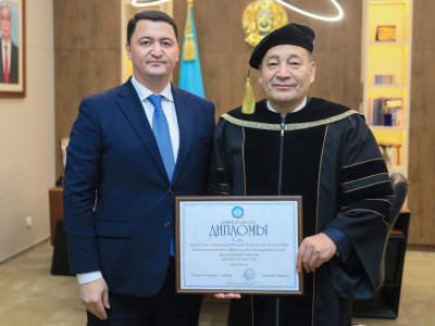 Тоғжанов Астана медицина университетінің құрметті профессоры атанды