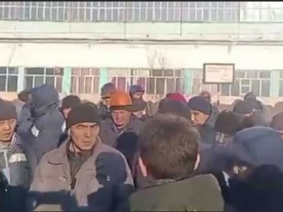Тараз локомотив депосының қызметкерлері жалақыны көтеруді талап етті