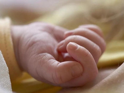Батыс Қазақстанда дәрігерлердің салғырттығынан нәрестенің қолы кесілді