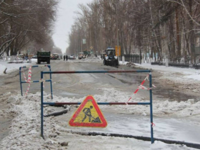 Павлодарда жаңа құбыр жарылып, жол бойын су басты
