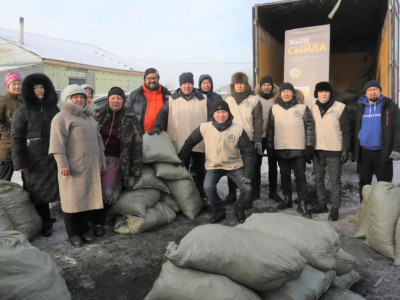 Мүмкіндігі шектеулі жандардың отбасына көмір таратылды (ФОТО)