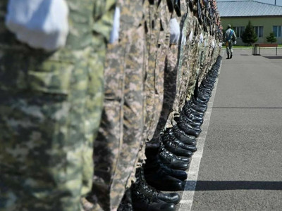 Жамбыл облысында 19 жастағы сарбаз заставада оқ жаудырған (ВИДЕО)