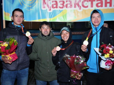 Азия чемпионатында топ жарған елордалық ескек есушілер елге оралды