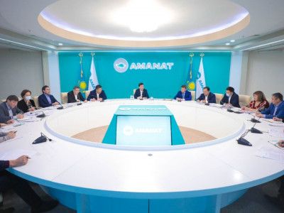 Ерлан Қошанов «AMANAT» партиясында ұйымдастыру жиынын өткізді
