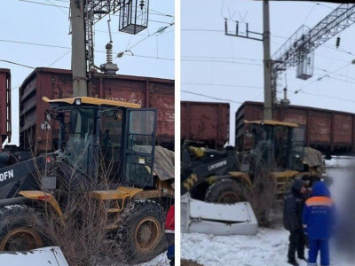 Жүк көлігі пойызбен соқтығысып, жүргізуші мерт болды