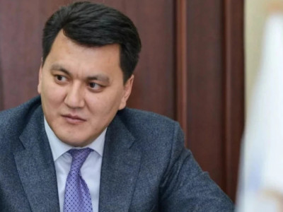 Ерлан Қарин жаңадан тағайындалған екі жас министрге қатысты пікір білдірді