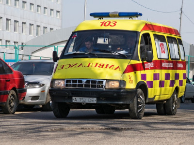 Жамбыл облысында жедел жәрдем көлігі жол апатына ұшырады