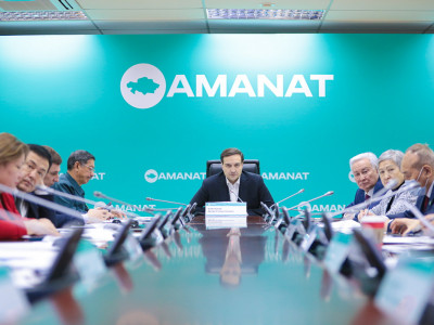 «AMANAT»-тың Партиялық бақылау комитеті әкімдерді қоқыс үйінділеріне назар аударуға шақырды