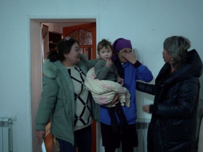 Шымкентте көпбалалы анаға қазақстандықтар үй сыйлады