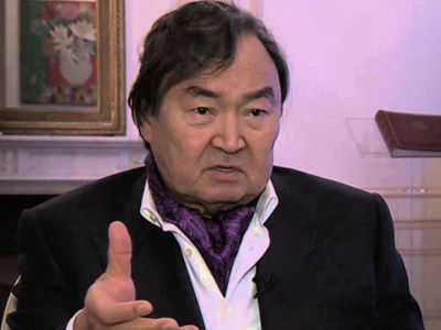 «Қазақстан халық конгресі»: Олжас Сүлейменов партия төрағасы болды