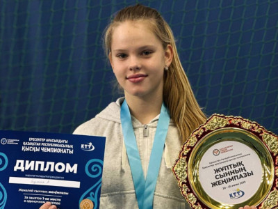 14 жастағы теннисші ересектер арасында чемпион атанды