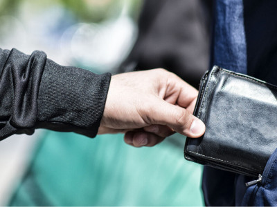 Астана мешітінде ер адам 600 доллар ұрлап кеткен