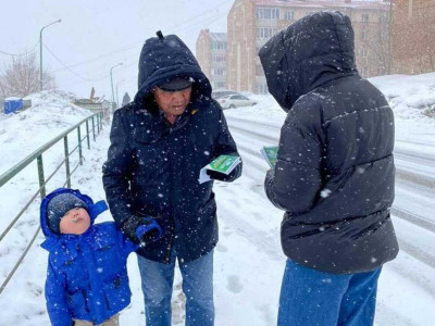 «Байтақ» жасылдар партиясы «Есіктен есікке» акциясын өткізді