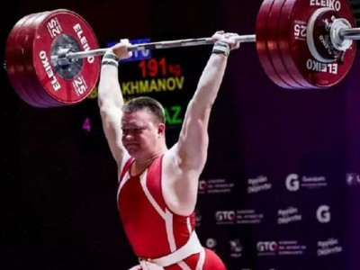 Никита Абдрахманов ауыр атлетикадан әлем чемпионы атанды