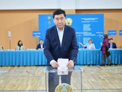 Ерлан Қошанов сайлауда дауыс берді