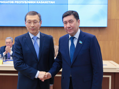 ОСК «AMANAT» партиясы ұсынған депутаттарды тіркеді