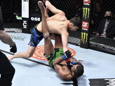 Шавкаттың UFC-дегі келесі жекпе-жегі қашан өтетіні белгілі болды