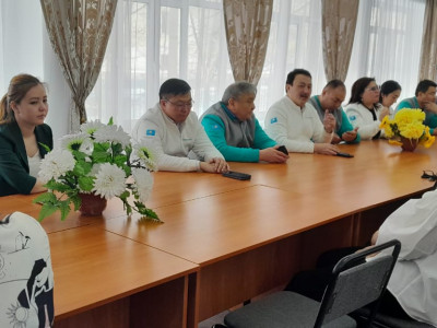 Үміткерлер Ұлытау облысында ұстаздармен жүздесті