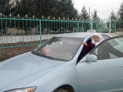 40 жылдан бері жол ережесін бұзбаған «Такси апа»