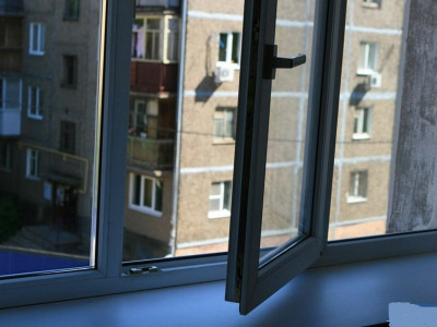 Петропавлда 67 жастағы әйел бесінші қабаттан құлап кетті