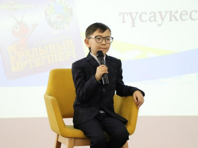 «Ең жас жазушы»: ШҚО-дағы 9 жасар оқушы кітабын шығарды