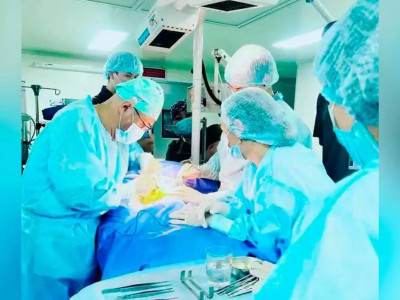 Жаңа нәрестенің асқазанынан бірнеше ісік алынды