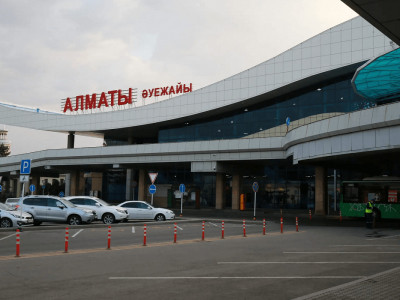 Қытайдың 4 азаматы Алматы әуежайында ұшақтан түсірілді