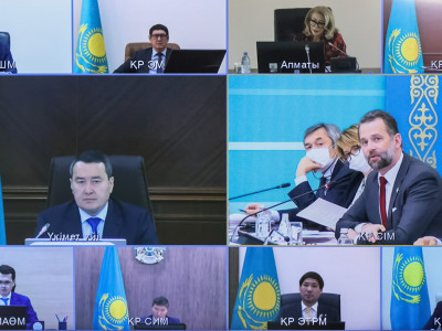 Инвестициялық ахуалды жақсарту жөніндегі кеңесте қандай мәселе қаралды?