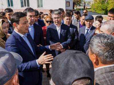 Алтай Көлгінов Атырау облысындағы Махамбет ауданының тұрғындарымен кездесті