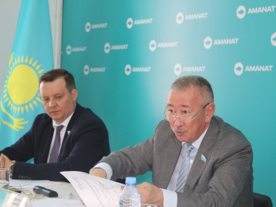 ШҚО-да «AMANAT» партиясы депутаттық фракциясының отырысы өтті