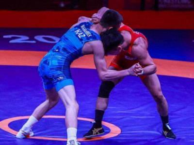 Қазақстандық екі балуан Азия чемпионатында күміс жүлде алды