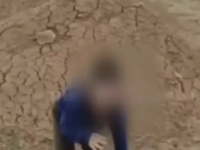 «Атамды шығарыңдар»: мазардағы баланың әрекеті көптің талқысына түсті