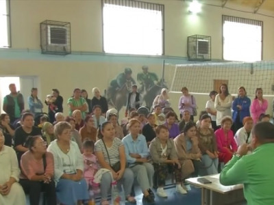 Әкім Ербол Қарашөкеевтің бірінші жұмыс күнінен басы дауға қалды