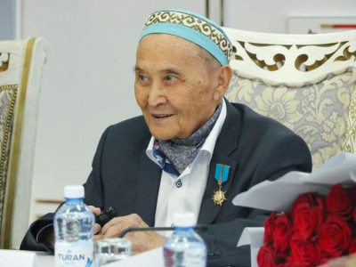 Асыл сөздің ұстасы