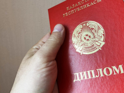 Екібастұз тұрғыны медбике болу үшін жалған диплом жасатқан