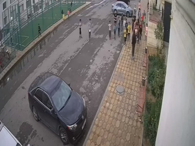 Ақтауда әйел мен кәмелетке толмаған қыздың төбелескен видеосы тарады