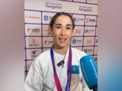 «Ренішім бар»: Әбиба Әбужақынова жүлде алғаннан кейінгі көңіл күйін бөлісті