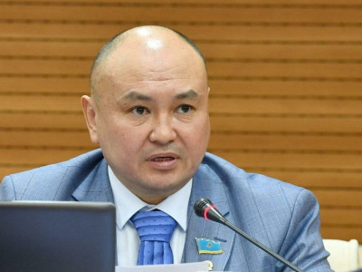 Халық нанды қарызға алатын жағдайға жеткен – депутат Ерлан Саиров