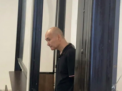 «Жүре алмайды, әрең сөйлейді»: Ақтөбе облысының бұрынғы әкімі аштық жариялаған