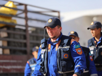 Қазақстан құтқарушылары Ауғанстандағы жер сілкінісі болған аумақта үйінділерді аршып жатыр