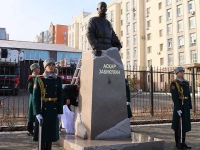 Елордада өрт сөндіруші Асқар Забикулинге арналған ескерткіш ашылды