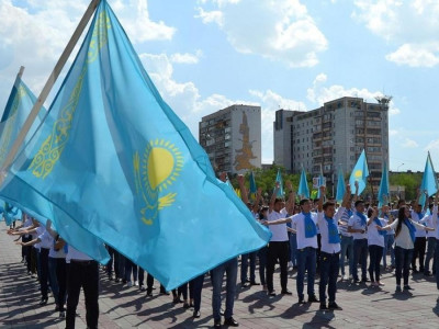 Республика күні: қайта «оралған» мерекенің тарихы мен маңызы