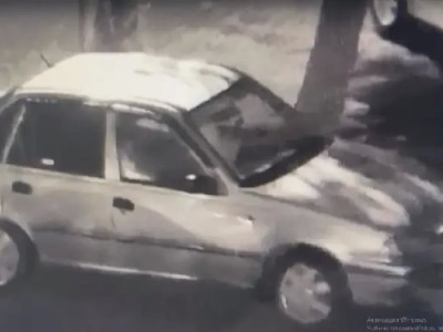 Жүргізушінің көлік ішінде есірткі тұтынған сәті камераға түсіп қалды