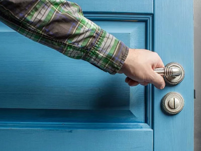 Бөлек шығудан бас тартқан: 75 жастағы италиялық әже 40 жастағы екі ұлын сотта жеңіп шықты