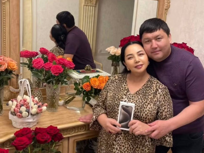 Алтынай Жорабаева күйеуі сыйлаған сыйлықтарын көрсетіп мақтанды (ВИДЕО)