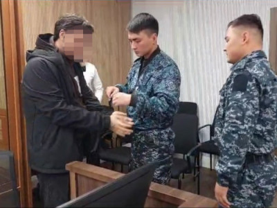 Нәжісін жегізген: Астанада қарттарды мазақ еткен медициналық университеттің студенті сотталды