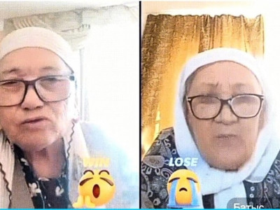 Тікелей эфирде стрим жүргізген екі әже жұртты күлдірді