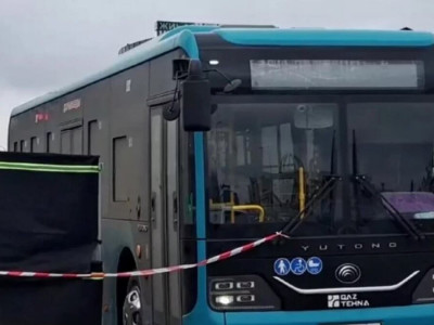 Автобустың астына түскен 45 жастағы адам мерт болды
