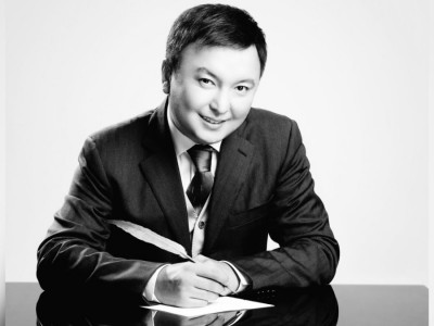 «Жақында кететінін» айтқан: Өнер жұлдыздары сазгер Арман Дүйсеновті еске алды
